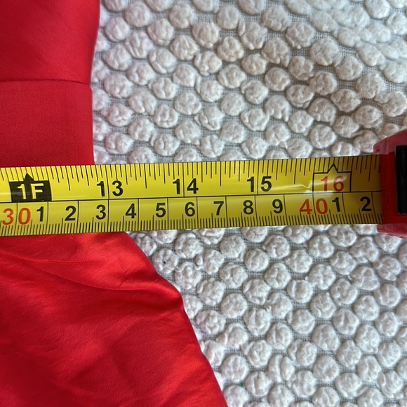 Bright red - Picture 3 of 8